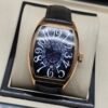 Franck Muller — caja tonneau oro rosa, esfera negra con números blancos y correa negra
