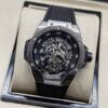Hublot — esfera esqueleto con tourbillon, caja de acero y correa de caucho negra