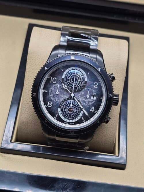 Montblanc — cronógrafo con esfera gris oscura texturizada, caja negra y brazalete negro