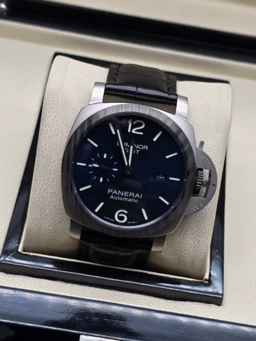 Panerai — esfera azul oscura, caja de acero y correa de cuero negra