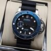 Panerai — esfera negra, bisel azul y correa de caucho negra