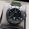 Panerai — esfera verde, caja de acero y correa verde militar