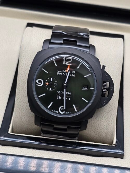 Panerai — esfera verde oscura, caja negra y brazalete negro