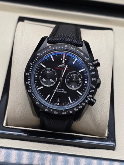 Omega — cronógrafo todo negro con correa negra