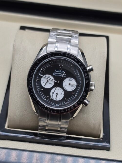 Omega — cronógrafo con esfera negra y subesferas blancas, brazalete de acero