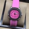Patek Philippe — esfera fucsia, caja de acero y correa de caucho rosada