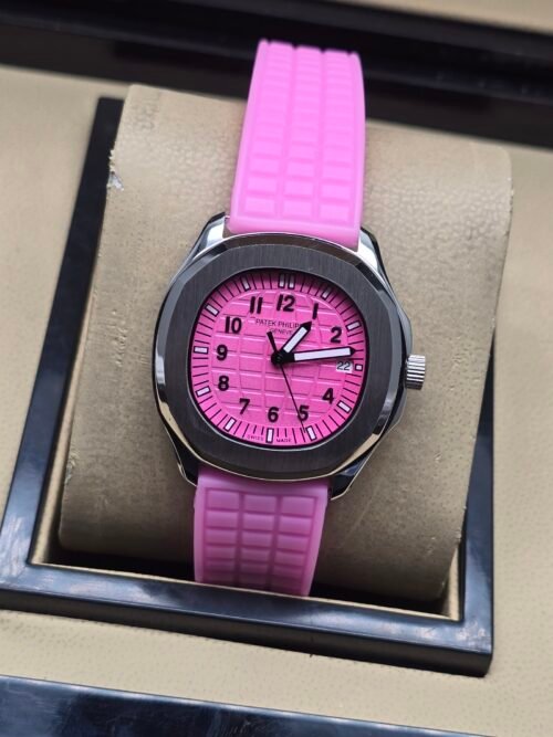 Patek Philippe — esfera fucsia, caja de acero y correa de caucho rosada