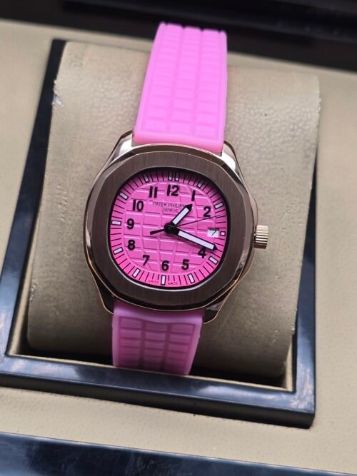 Patek Philippe — esfera fucsia, caja oro rosa y correa de caucho rosada