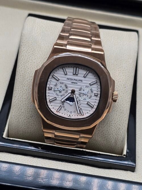 Patek Philippe — caja oro rosa, esfera blanca con fases lunares y brazalete oro rosa