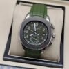Patek Philippe — cronógrafo con esfera verde y números grandes, correa de caucho verde