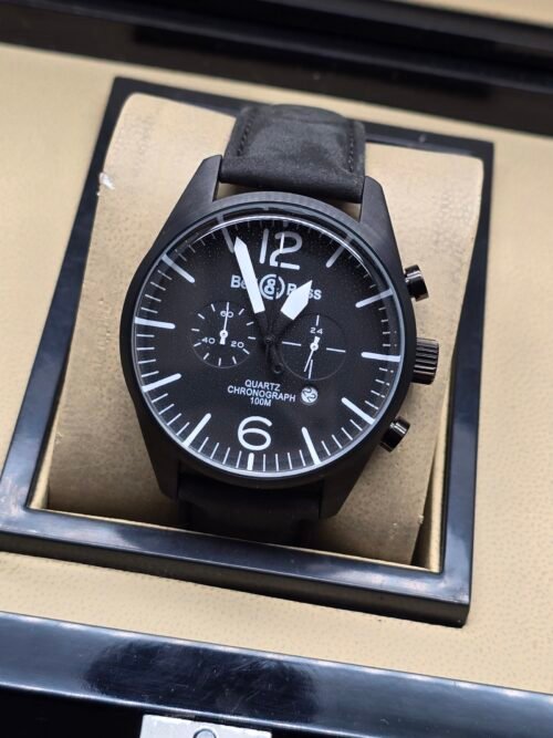 Bell & Ross — cronógrafo con esfera negra, caja negra y correa negra