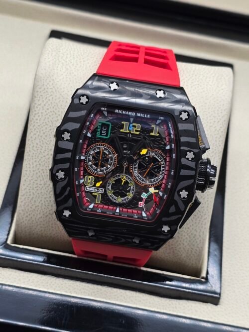 Richard Mille — esfera esqueleto multicolor, caja de carbono y correa de caucho roja