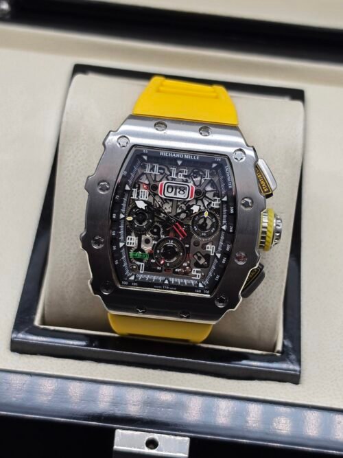 Richard Mille — cronógrafo esqueleto, caja de acero y correa de caucho amarilla