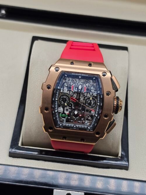 Richard Mille — cronógrafo esqueleto, caja oro rosa y correa de caucho roja