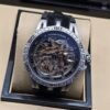 Roger Dubuis — esfera esqueleto con tourbillon, caja de acero y correa de caucho negra