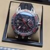 Roger Dubuis — esfera esqueleto con detalles rojos, caja de acero y correa negra