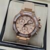 Tissot — cronógrafo con esfera champaña, caja oro rosa con brillantes y correa beige