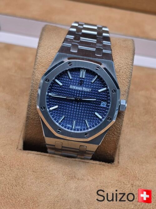 Audemars Piguet — esfera azul texturizada y brazalete de acero